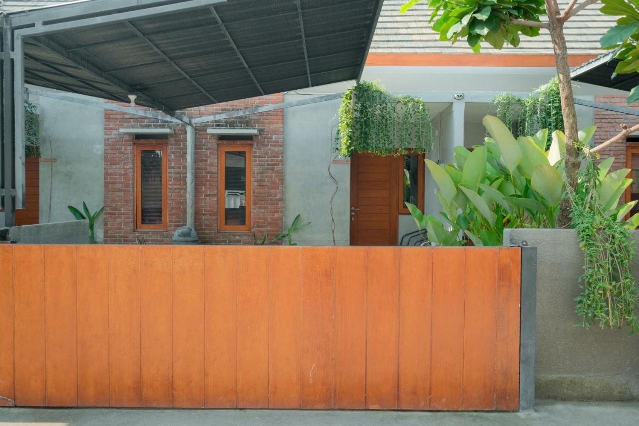 Andewi Guest House Denpasar Redpartner - Minimum Stay 30 Nights Sanur Exteriér fotografie